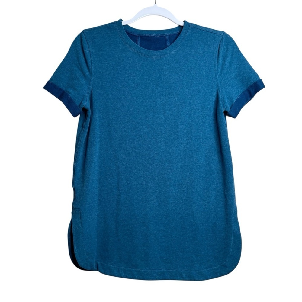 Lululemon T-Shirt Size M Blue Rolled Short Sleeve Casual Top Crew Neck SS A25
